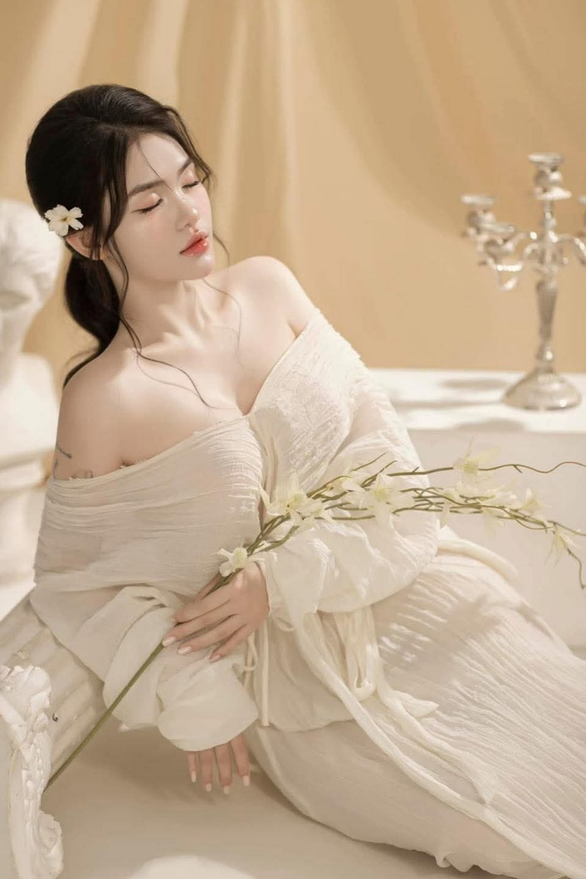 701PAIOH-014 Ngực tôi quá to và tôi có mặc cảm về chúng, vì vậy tôi đã đến "Chuyên gia về ngực to [Massage ngực đẹp]" nổi tiếng